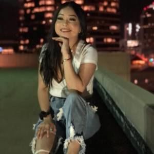 Meet your Posher, Esmeralda